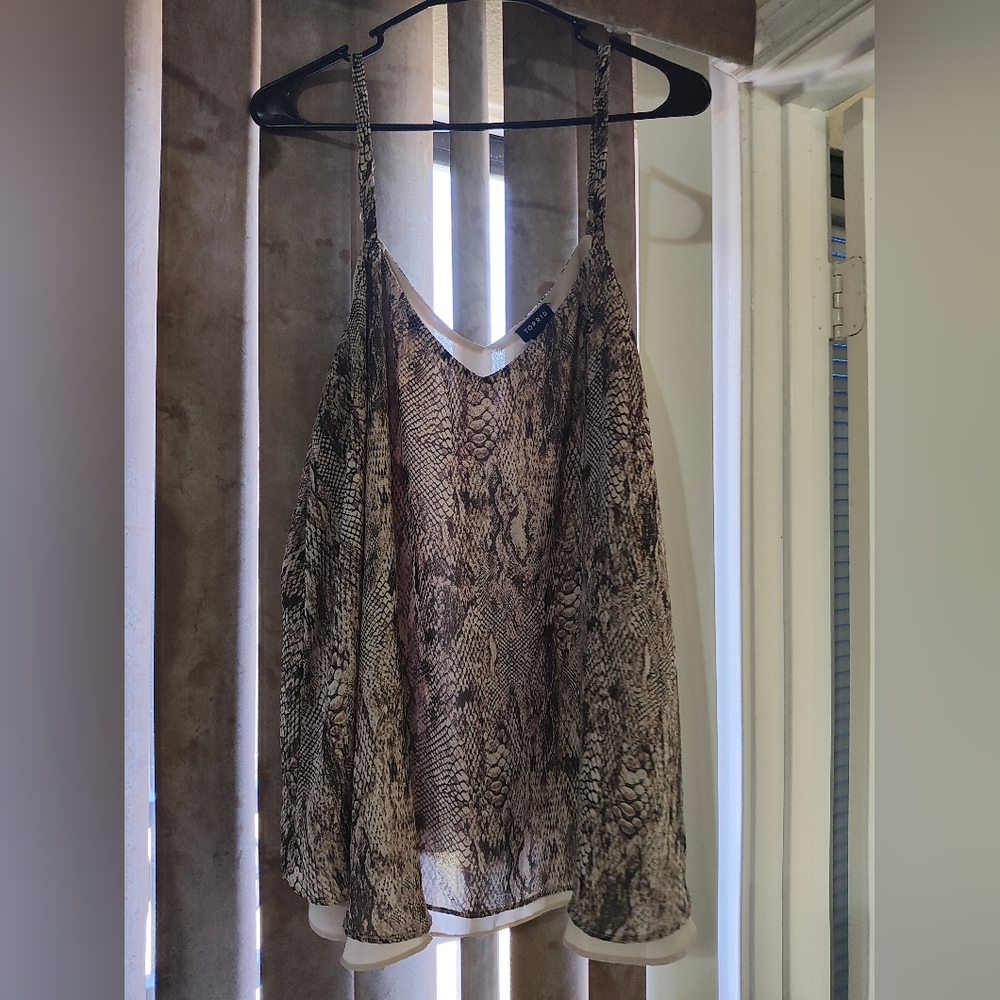 Sleeveless tunic